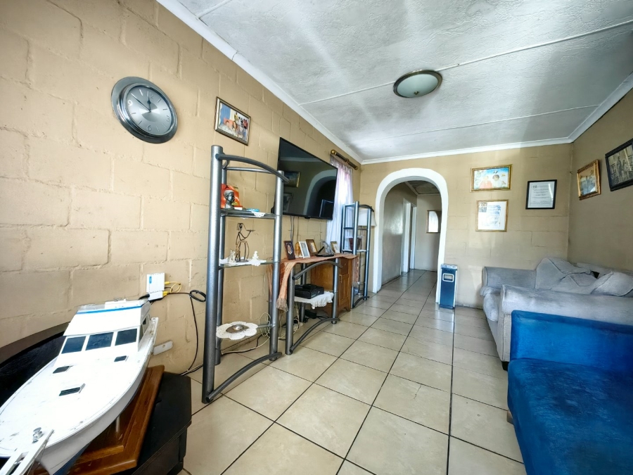 5 Bedroom Property for Sale in Eindhoven Western Cape